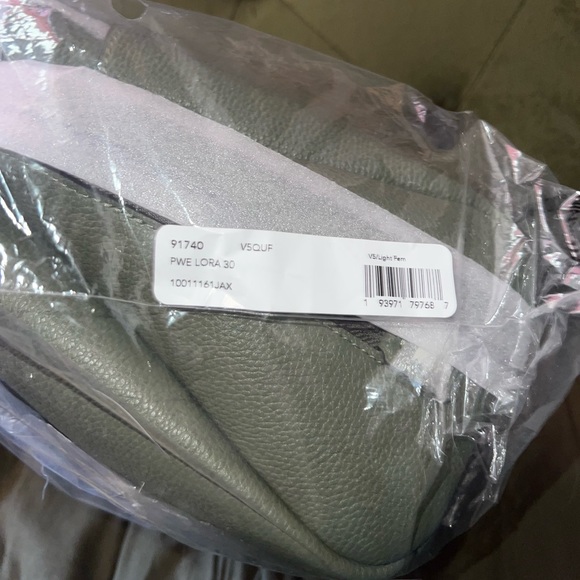 NWT Coach Lora Carryall 30 - Picture 7 of 9